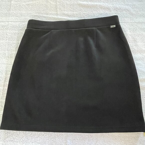 Black mini skirt soft velour buckle detailing size 11 - Picture 2 of 7